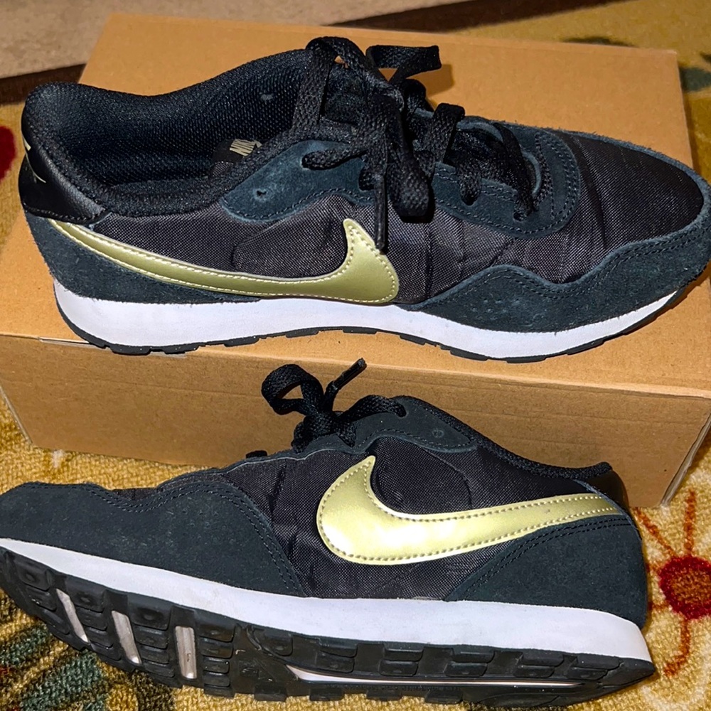 Black /gold Nikes